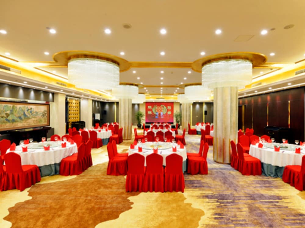 Baohua Harbour View Hotel 24/34