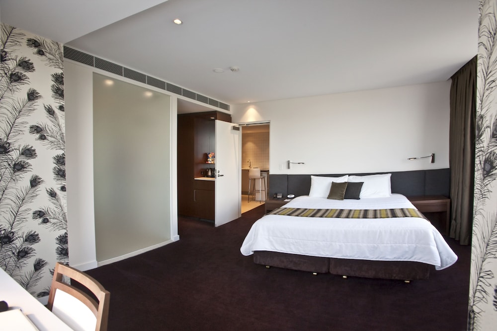 1 BEDROOM, APARTMENT