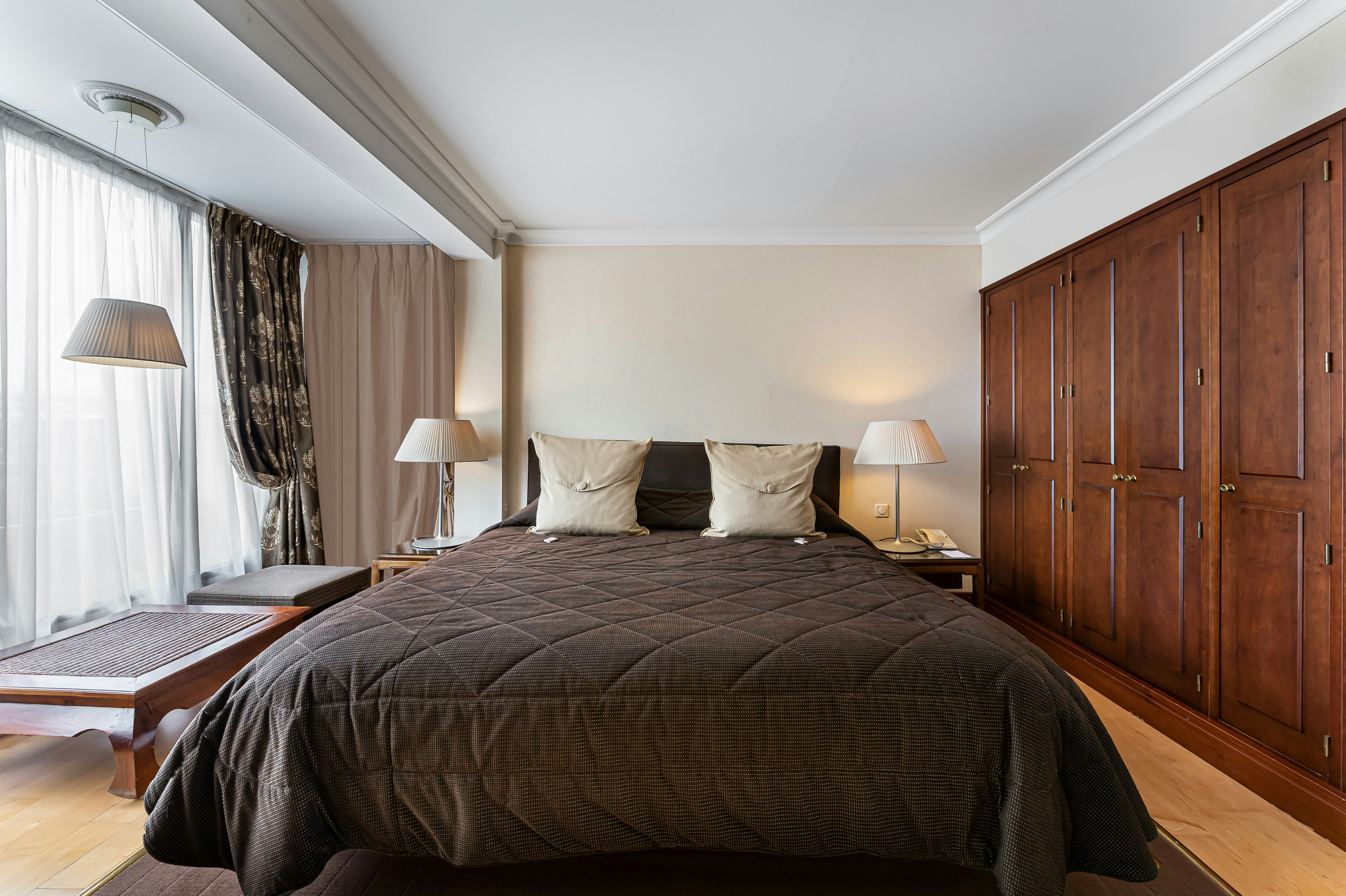 Royal Manotel 7/50