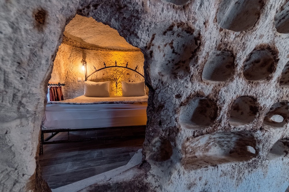 Amber Cave Suites photo3