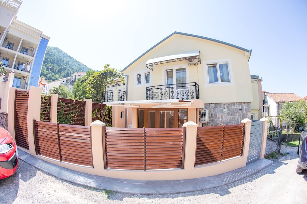 Villa Dieden 4/50