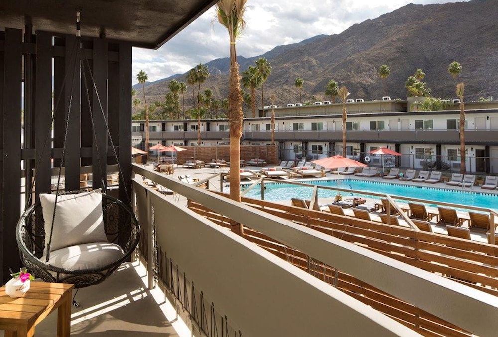 V Capri Palm Springs, a Dolce by Wyndham 6/50