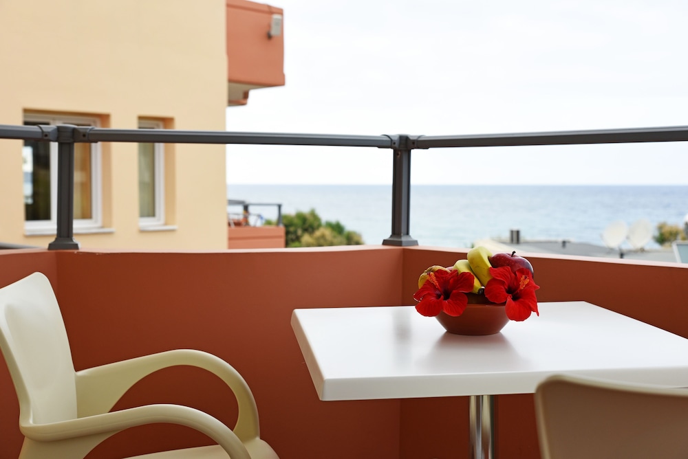 Iolkos Hotel 43/52