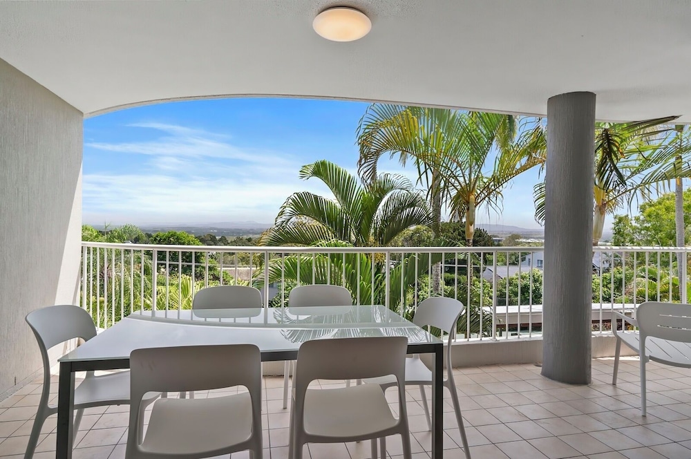 Noosa Hill Resort. 60/78