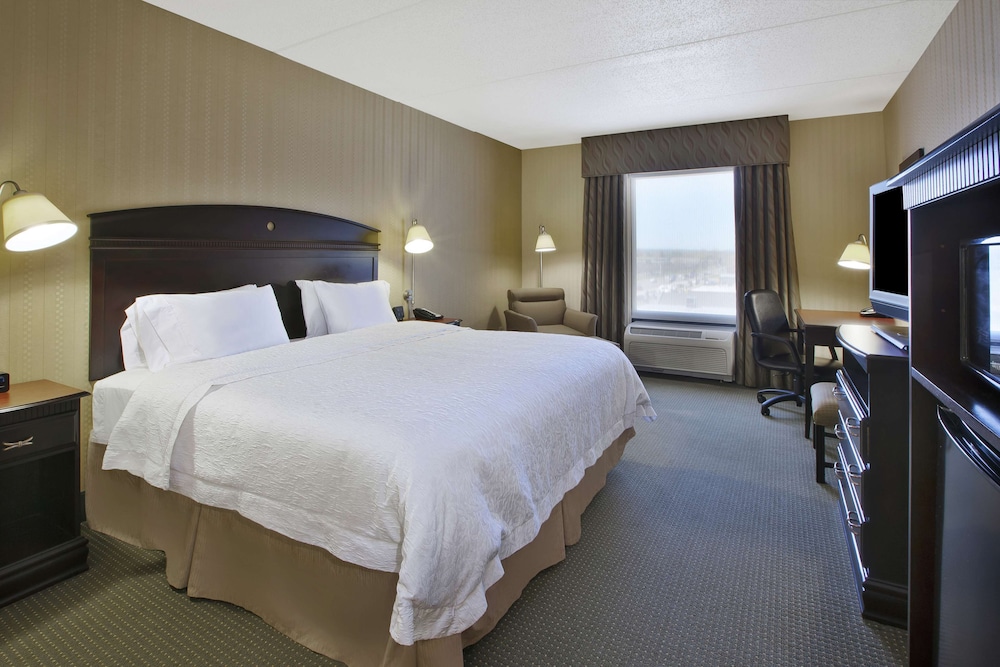 Hampton Inn Suites Plattsburgh 16/47