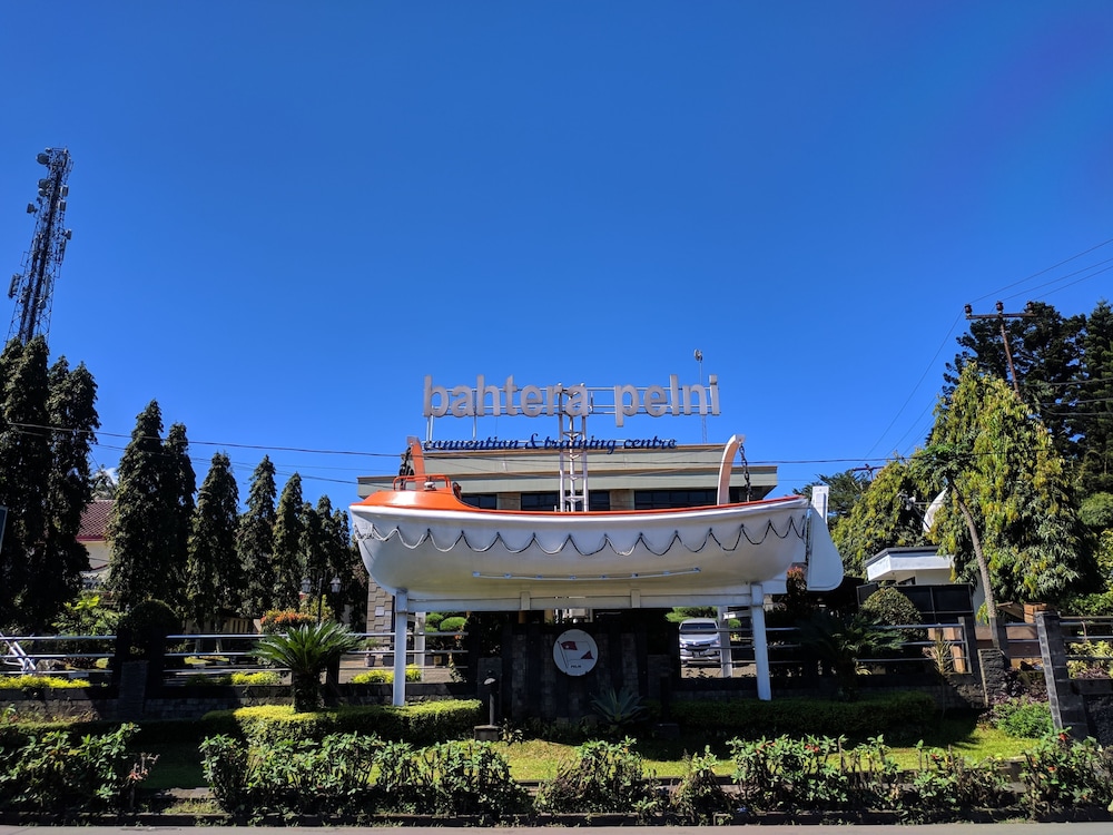 Hotel Bahtera PT Pelni 2/15