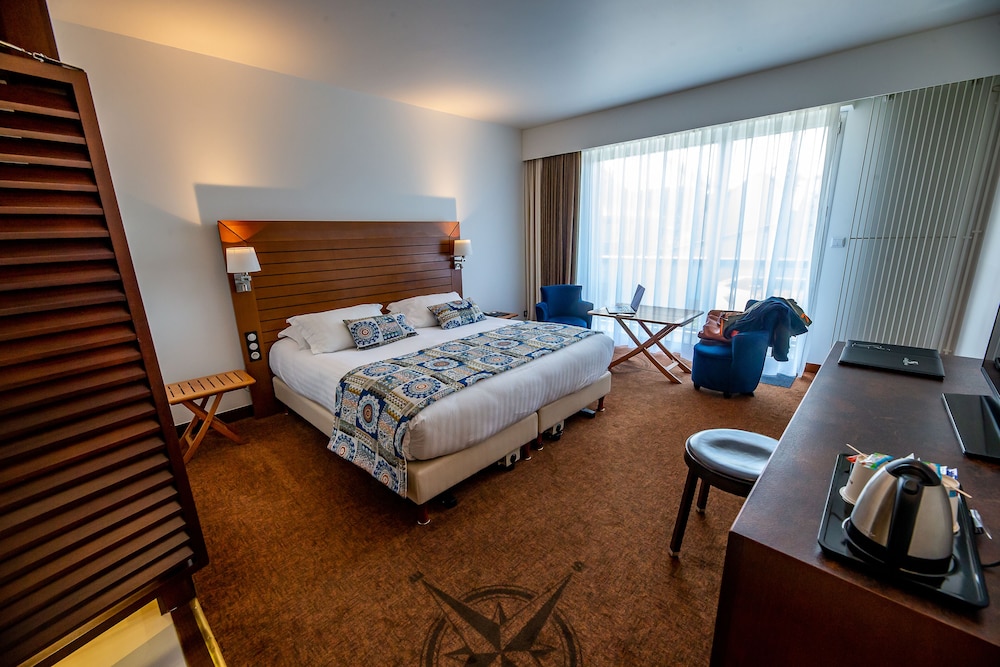 HOTEL LE GRAND PAVOIS 22/87