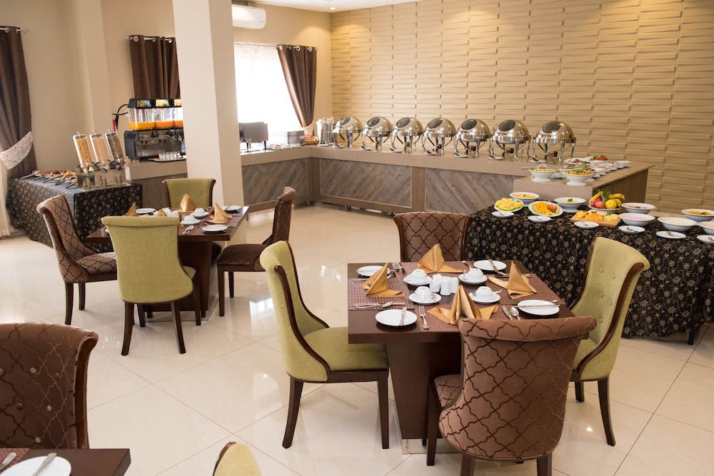 Crossroads Hotel Blantyre 27/47