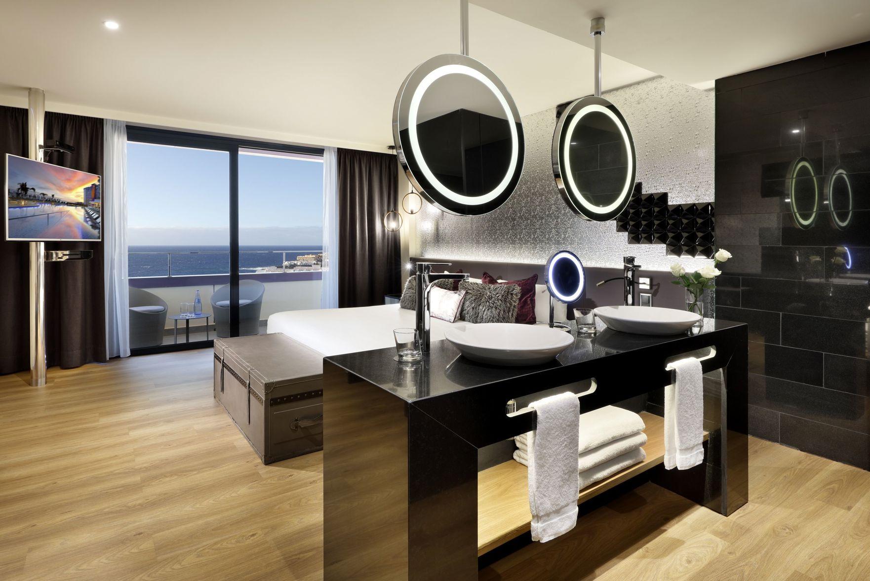 Platinum, Suite, King Bed