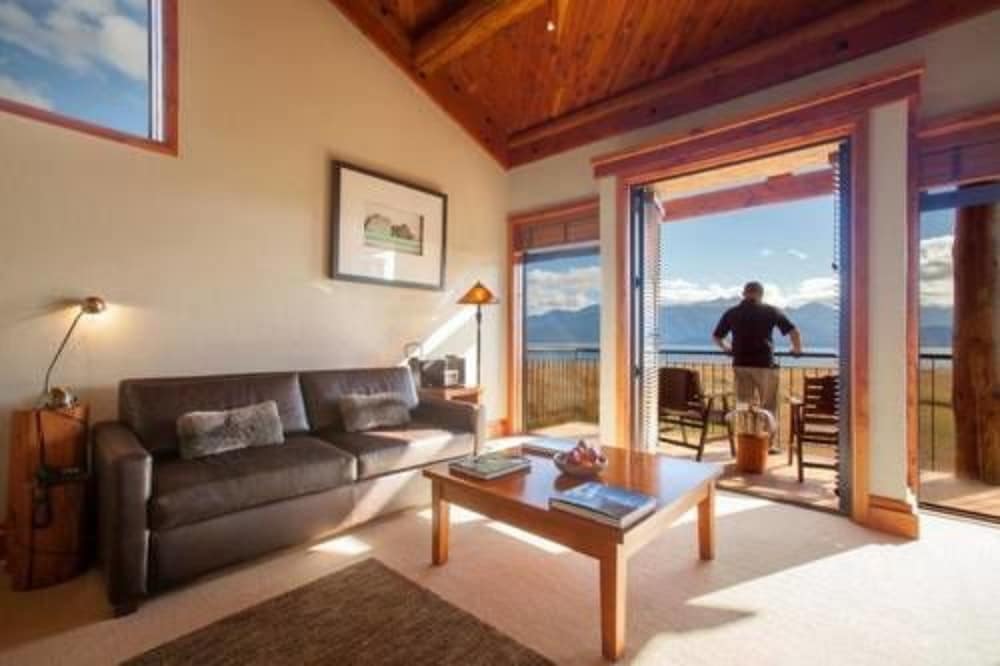 FIORDLAND LODGE 40/72