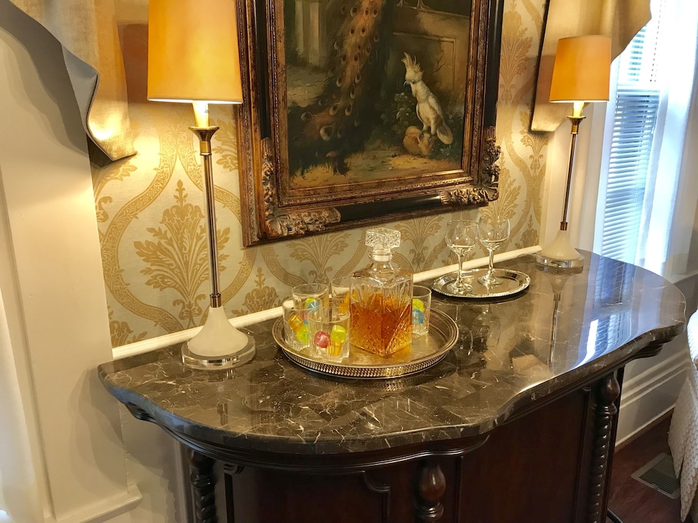 The Pepin Mansion Historic B&B 42/50