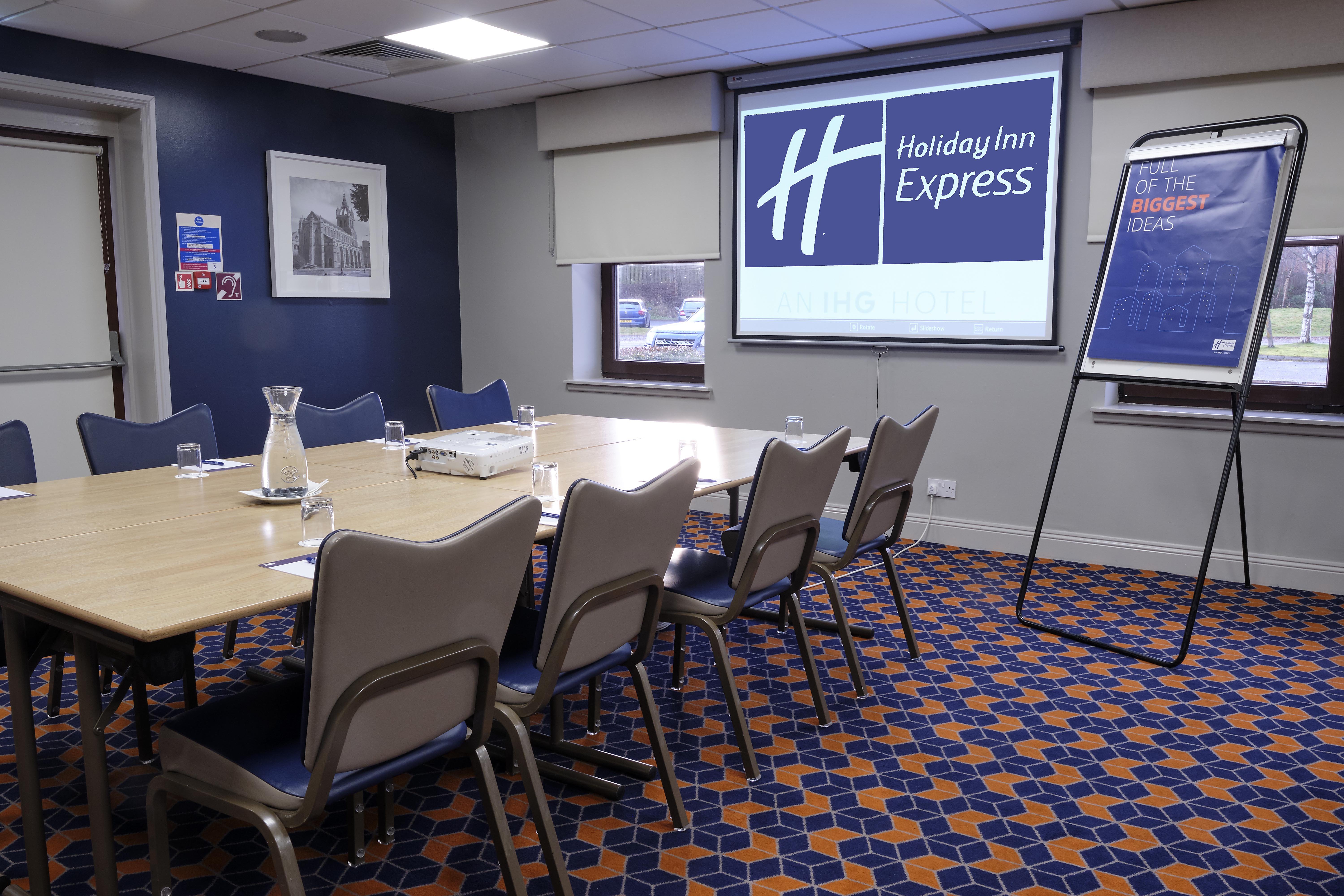 Holiday Inn Express Perth 62/72