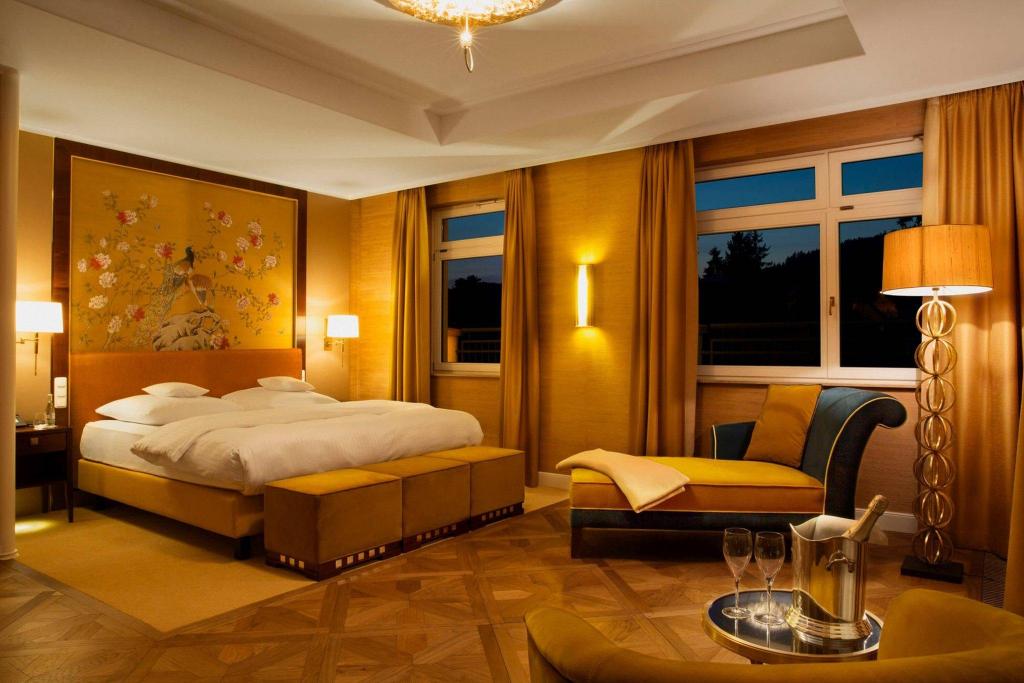 1 Bedroom, Master, Penthouse, Suite, King Bed, Skyline View, Balcony