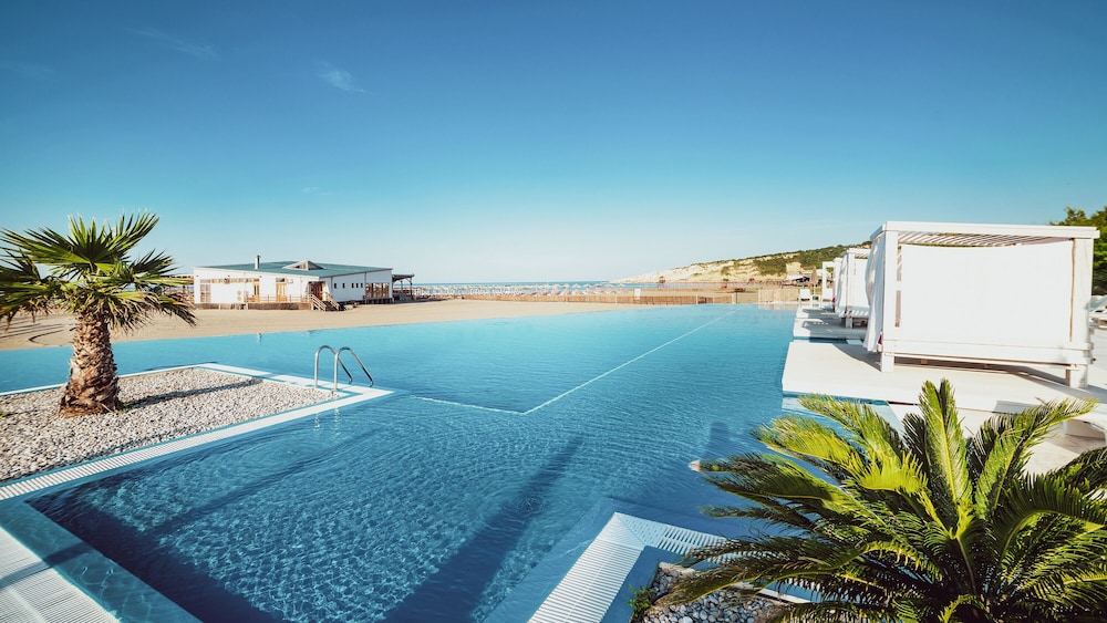 The Long Beach Hotel Montenegro 47/83