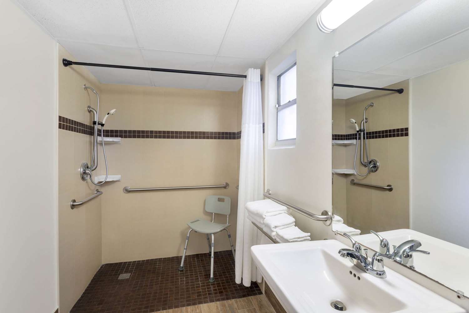 Super 8 By Wyndham Bradenton Sarasota Area 10/11