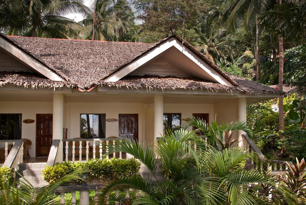 Easy Diving And Beach Resort 7/60