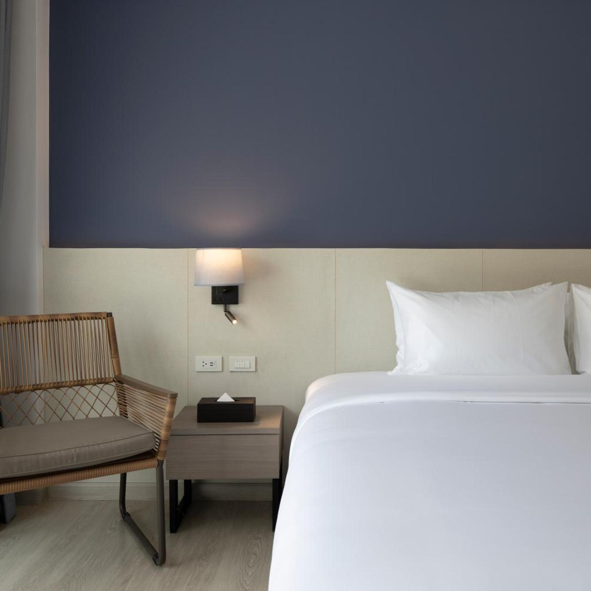 غرفة بسرير كينج بإطلالة على البحر، Centara Life Cha-Am Beach Resort Hua Hin 3/4