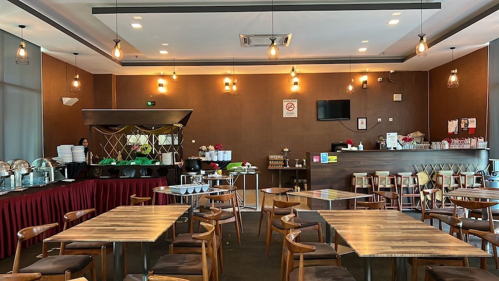 D Wharf Hotel And Serviced Residence 48/71