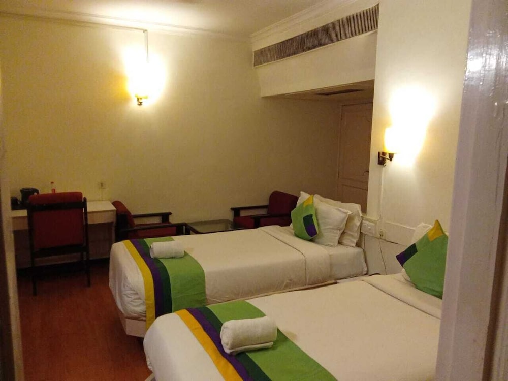 Hotel Crown Ahmedabad 13/43
