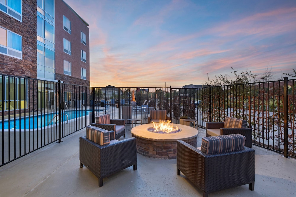 TownePlace Suites by Marriott Dallas DFW Airport North/Irving 51/54