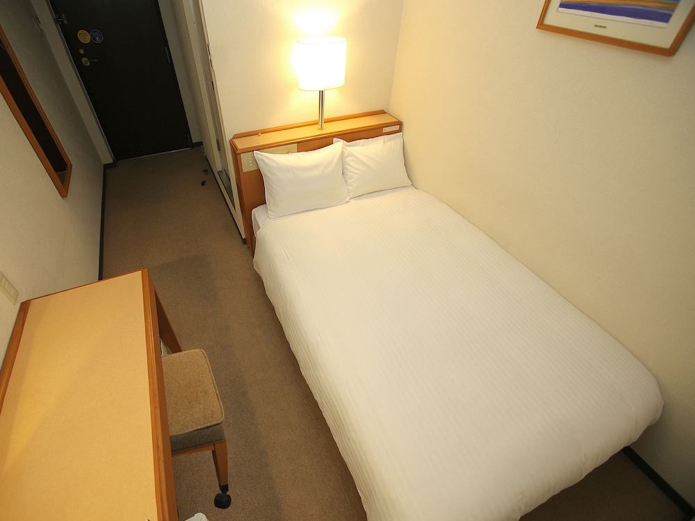 SEMI ROOM, SEMI DOUBLE BED, SMOKING