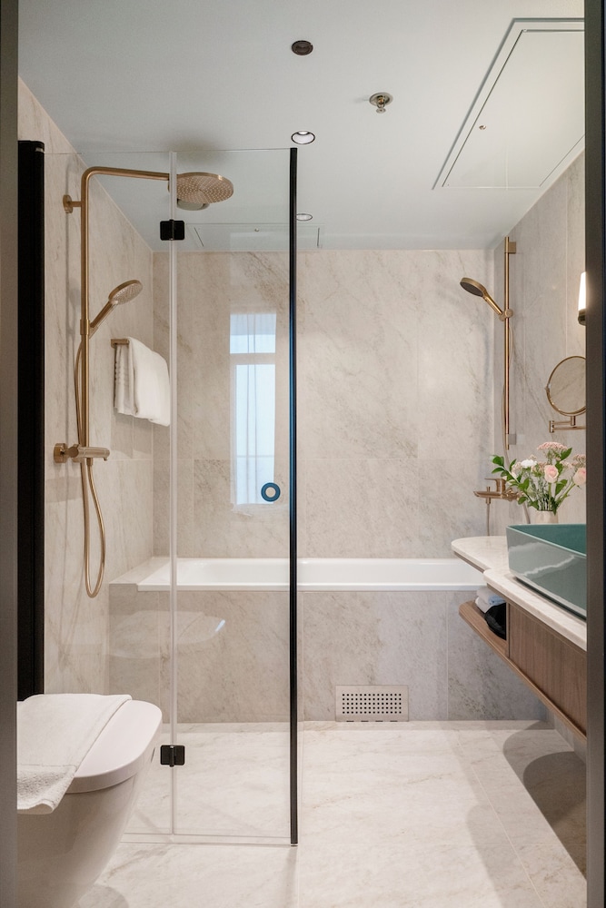 Willow, WorldHotels Crafted 45/48