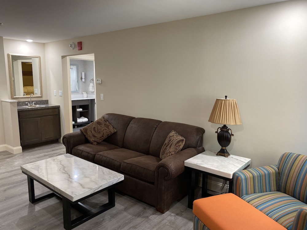 Clayton Plaza Hotel 39/65