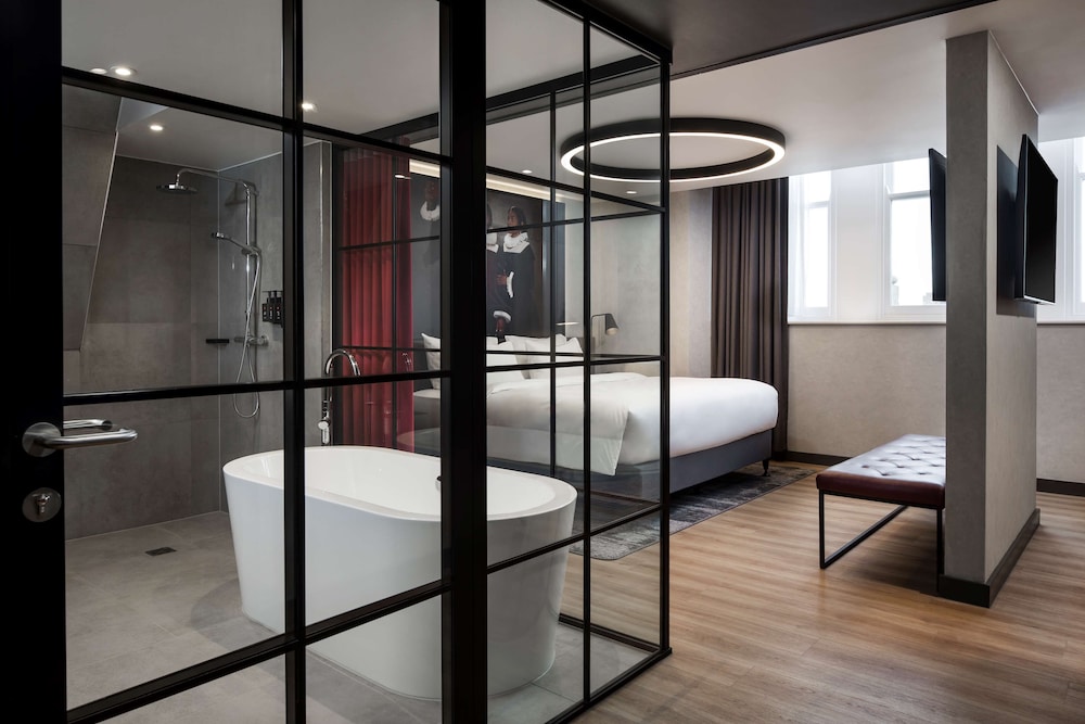Radisson RED Hotel, Liverpool 20/50