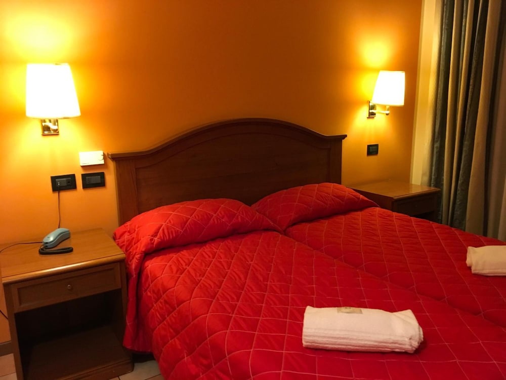 Hotel Forum 7/70