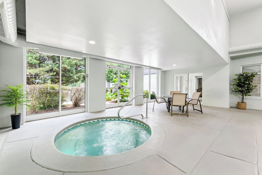 swimming pool spa