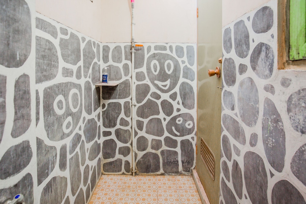 SPOT ON 1762 Gandrung Payungan Family Inn 14/26