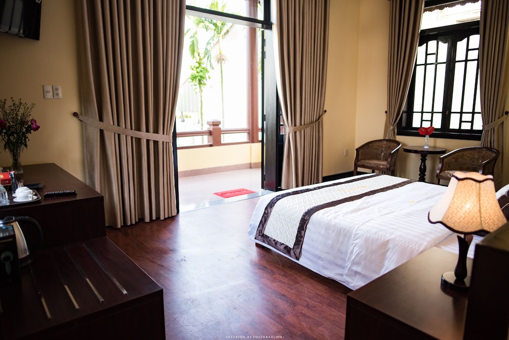 SENIOR, DOUBLE BED, BALCONY