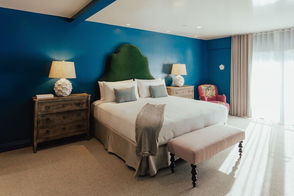 Suite, King Bed, Balcony