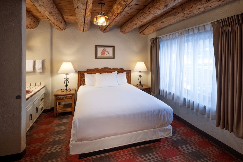 Junior Suite, 2 Queen Beds, Sagebrush Inn Suites 2/4