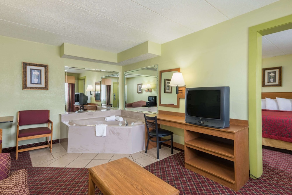 Economy Suites Springfield - I-44 28/43