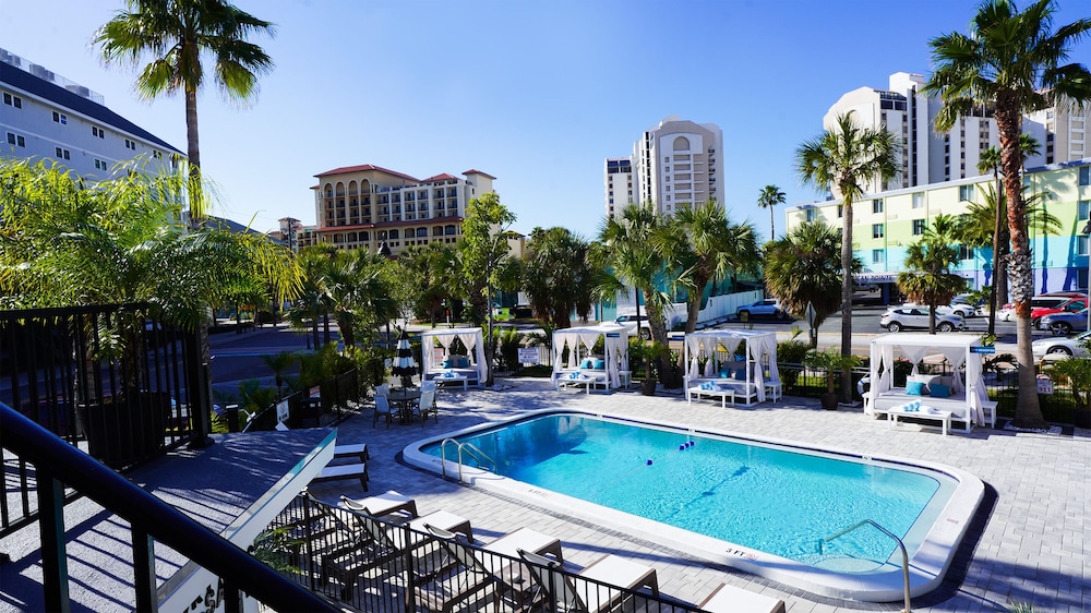 Ivory Sands Beach Suites 42/50