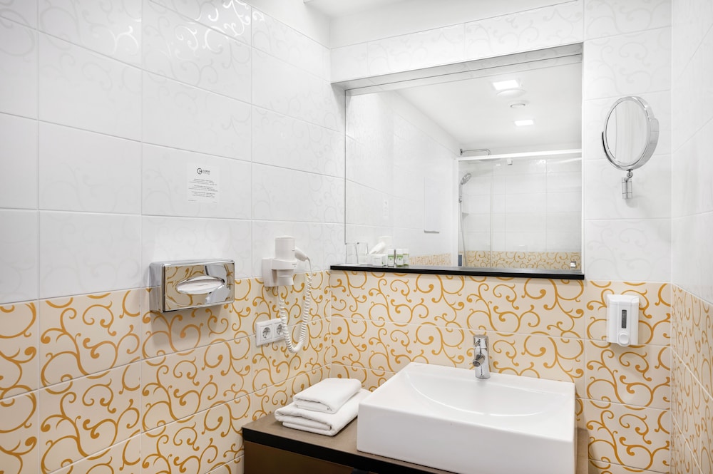 Corso Hotel Pecs 27/29