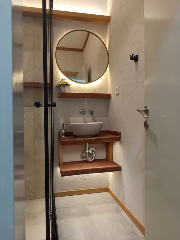 غرفة قياسية بسرير مزدوج بإطلالة على البحر، M Suite Hotel 10/10