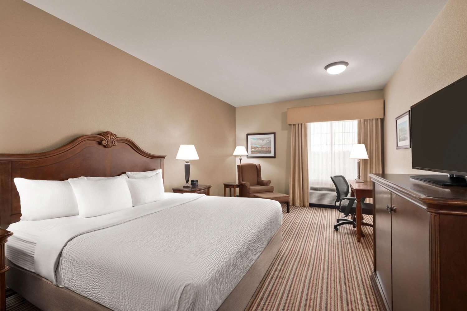 La Quinta Inn & Suites by Wyndham Trinidad 16/61