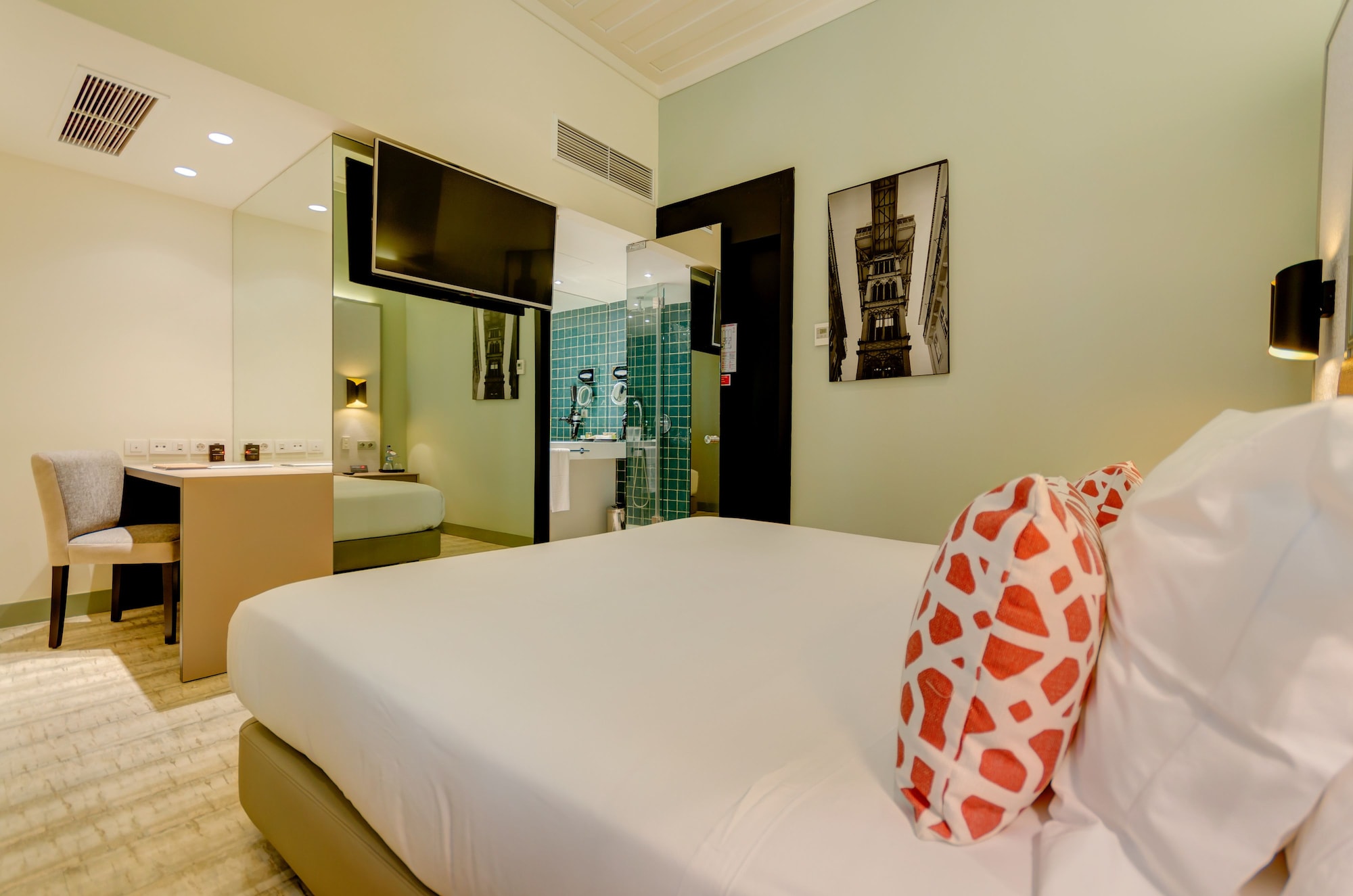 ROOM, SINGLE, DOUBLE BED