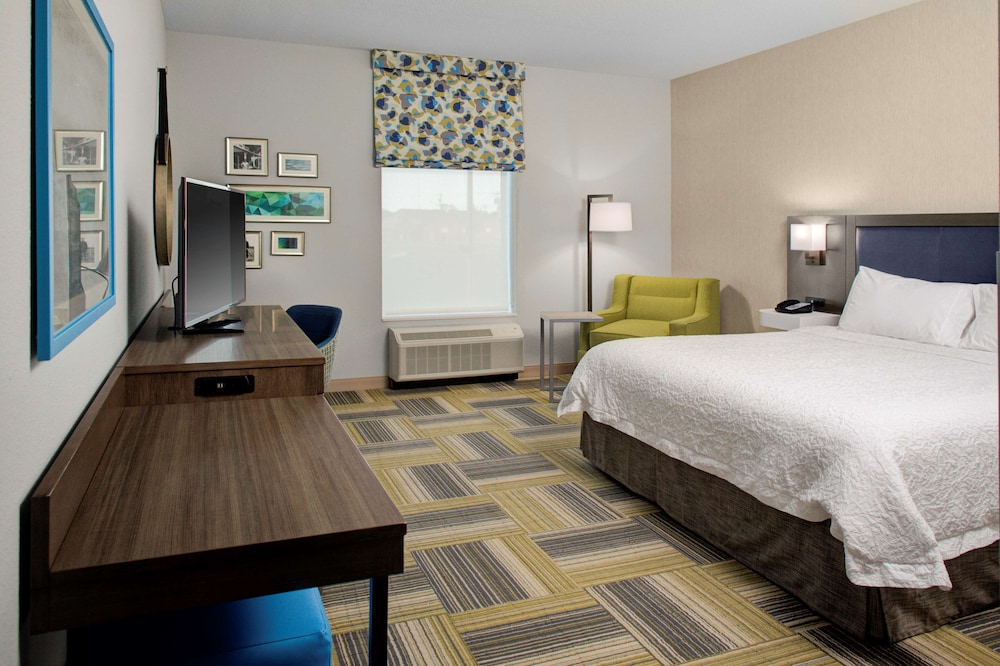 Hampton Inn Suites Syracuse North Airport Area 11/64