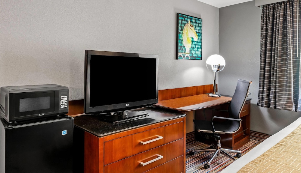 Travelodge By Wyndham Bloomington 50/62