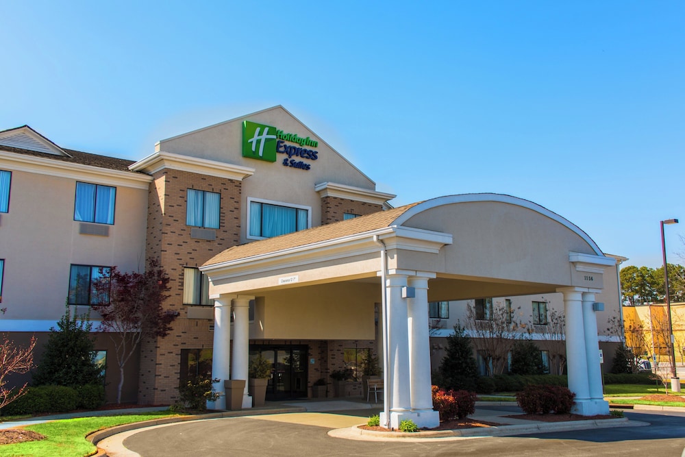 Holiday Inn Express Hotel And Suites Kinston 66/72