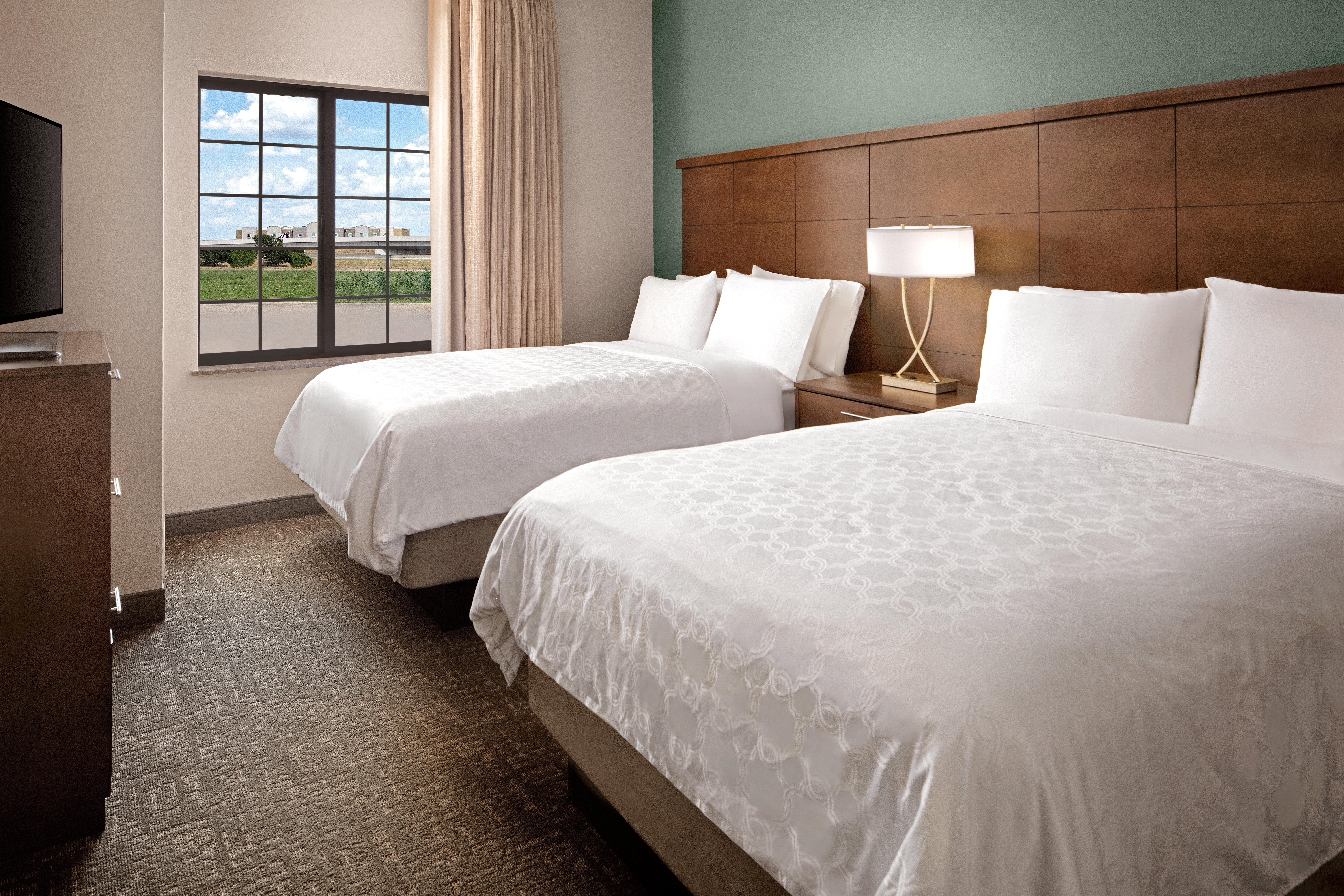 2 Bedrooms, Suite