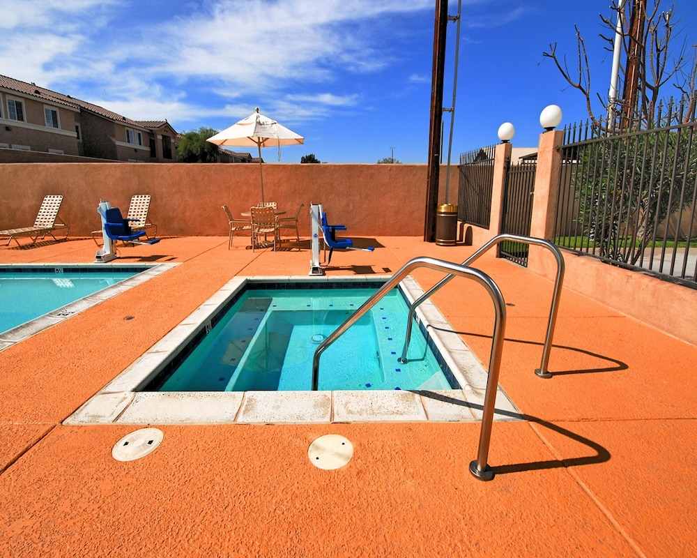 Best Western Plus Main Street Inn 23/38