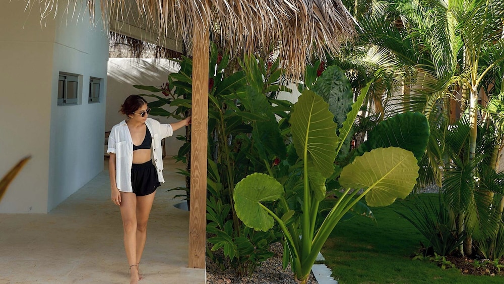 Empyrean Tropical Wellness Portillo 58/62