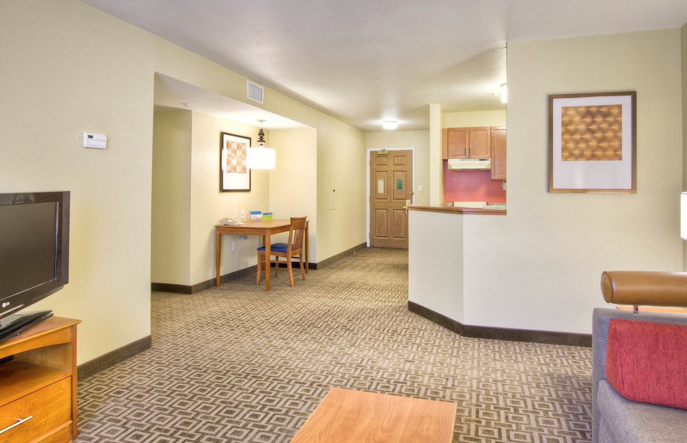 Towneplace Suites Raleigh Cary Weston Parkway 16/29