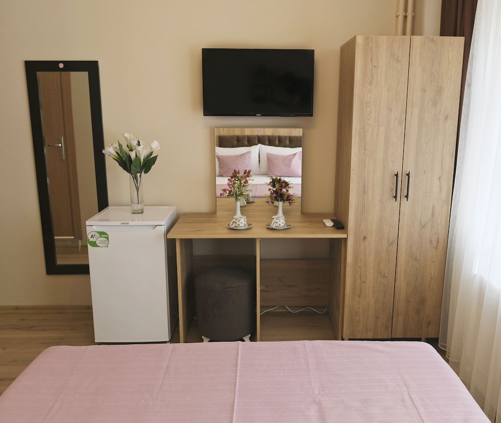 GREY HOUSE HOTEL 23/31