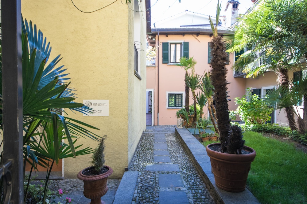 Seven Boutique Hotel 44/50