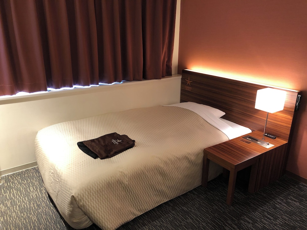 ROOM, SINGLE